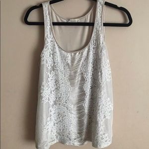 ✨♥️ Cream and lace tank